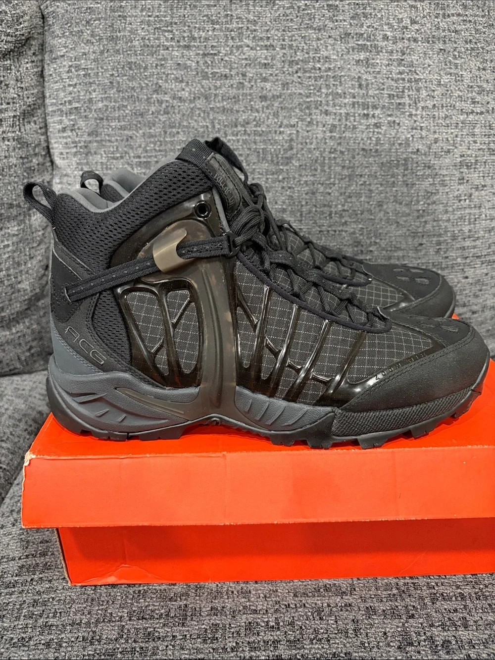Brand new, never worn Nike Black / Orange Men's High-Top boots